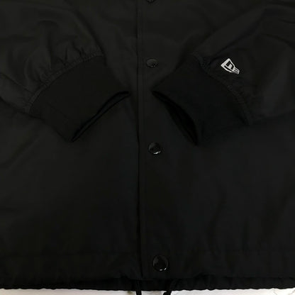TAKAHIRO MIYASHITA TheSoloist. | タカヒロミヤシタソザソロイスト × NEW ERA(ニューエラ) COACH JACKET コーチジャケット ナイロンジャケット ブラック サイズ：XL【倉吉店】