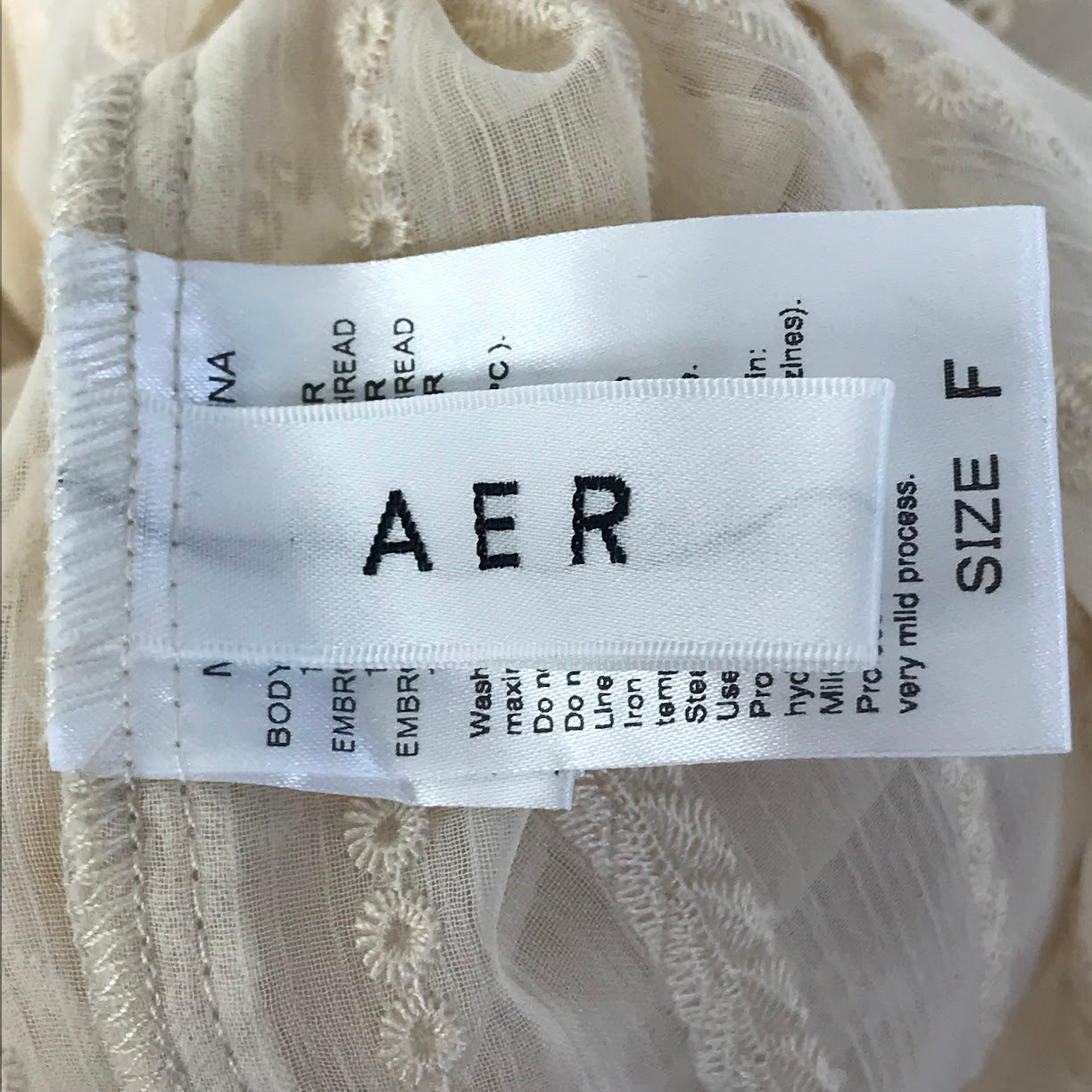 Adam et Rope | アダムエロペ エンブロイダリーカシュクールガウン その他アウター GAE-59530-B ベージュ【倉吉店】