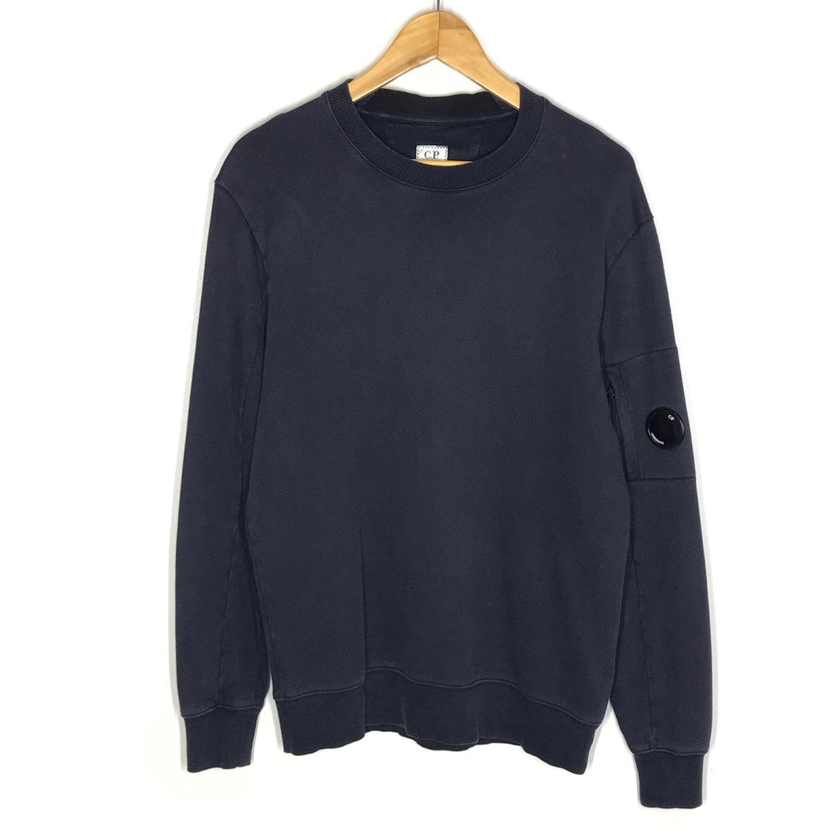 C.P.Company | シーピーカンパニー DIAGONAL FLEECE LENS CREW スウェット 08CMSS014A ダークネイビー サイズ：M【倉吉店】