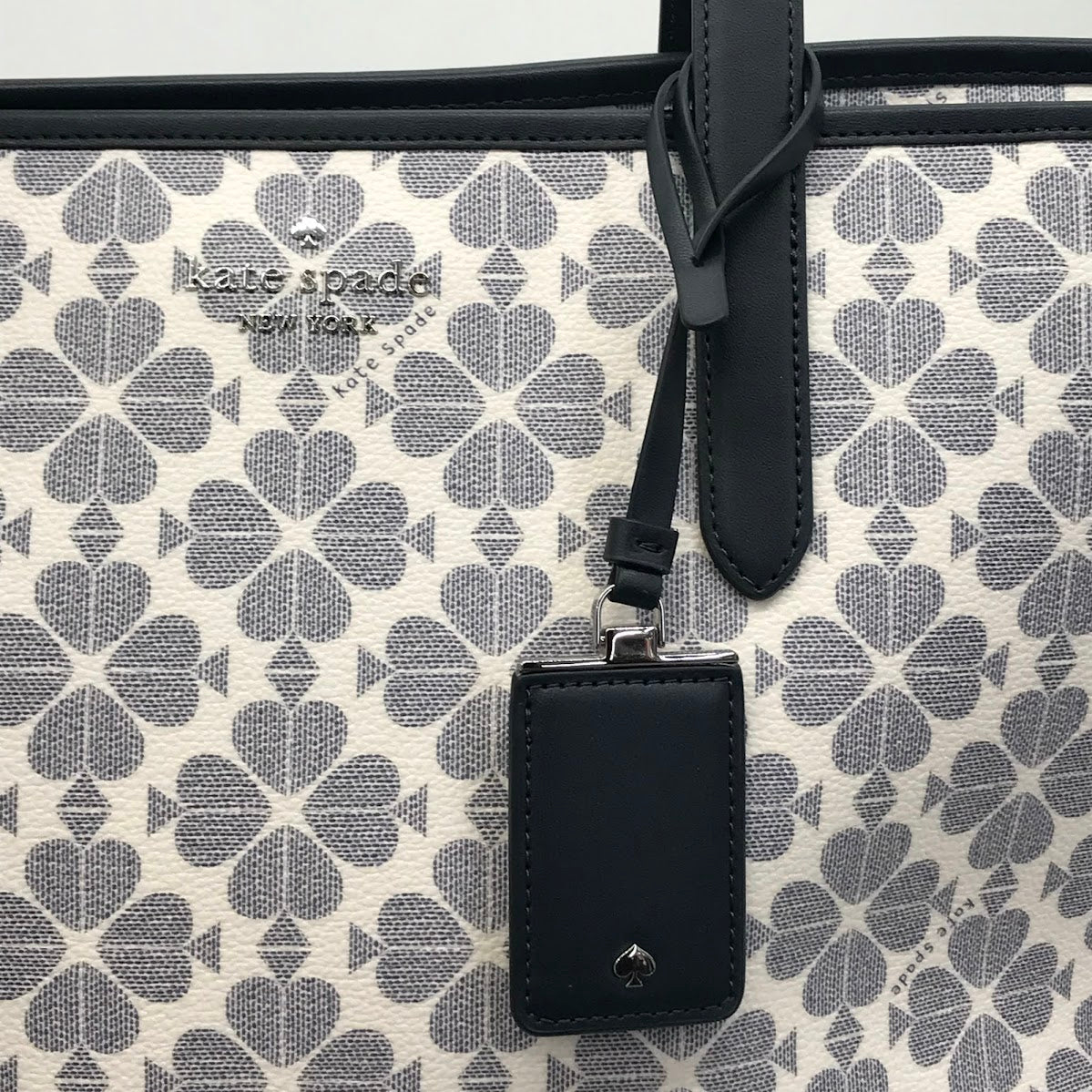 kate spade NEW YORK | ケイトスペードニューヨーク スペード フラワー コーテッド トートバッグ KG086 ホワイト【倉吉店】