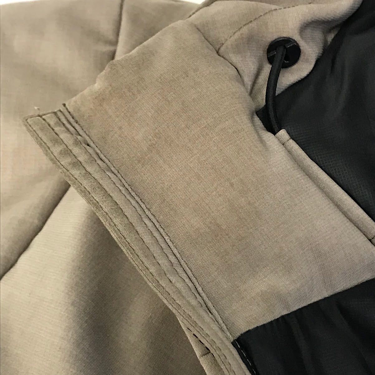 BEAUTY & YOUTH UNITED ARROWS | ビューティーアンドユースユナイテッドアローズ BY ’小松マテーレ’ シャンブレー ALLIED ダウンジャケット 1225-114-9649 ベージュ サイズ：M【倉吉店】