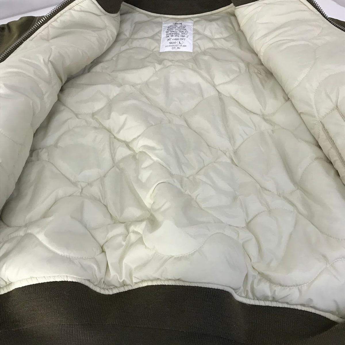 STUSSY | ステューシー BUILT REVERSIBLE BOMBER JACKET ボンバージャケット MA-1 ブルゾン 115743 カーキ サイズ：L【倉吉店】
