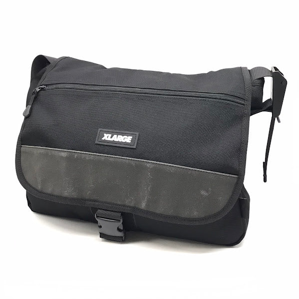 X-LARGE | エクストララージ POSTMAN SHOULDER BAG メッセンジャーバッグ 101223053001 ブラック【倉吉店】