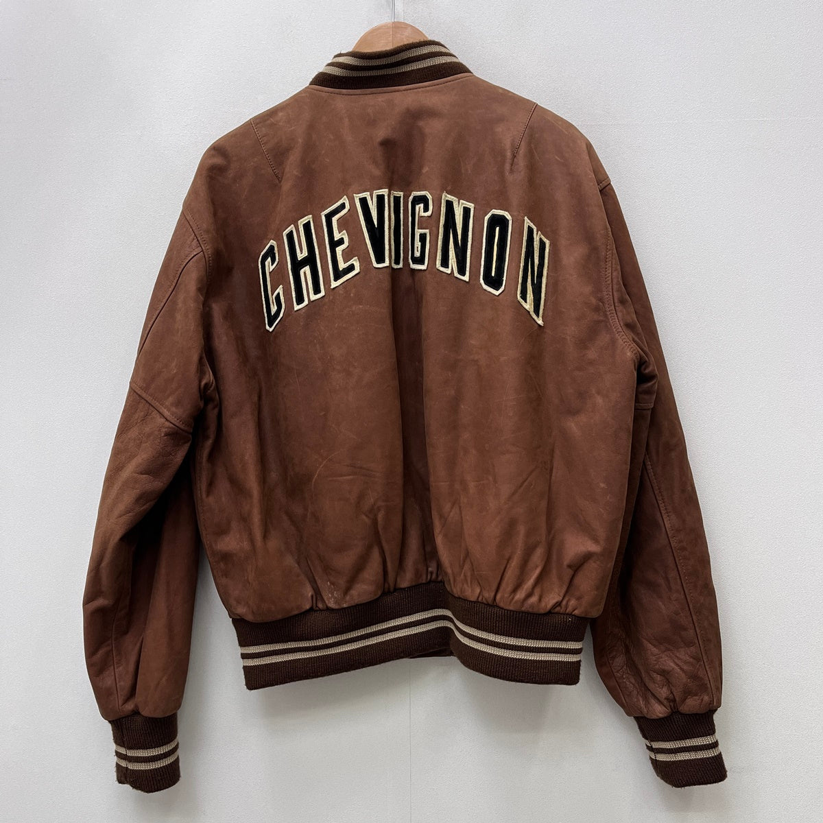 chevignon スタジャン ブラウン サイズ：L【加古川店】