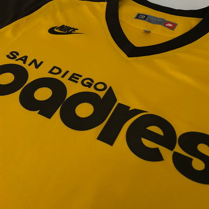 NIKE | ナイキ サンディエゴ・パドレス レプリカTシャツ 半袖Ｔシャツ M1011260 イエロー サイズ：L【倉吉店】【代金引換不可・日時指定不可】【ポスト投函】
