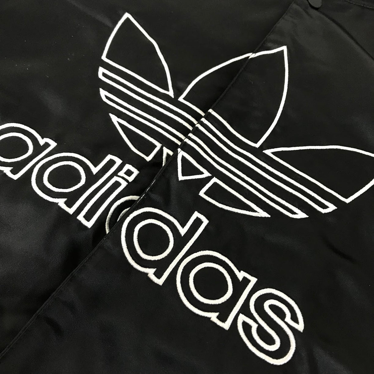 adidas Originals | アディダスオリジナルス ADICOLOR CLASSICS SATIN BOMBER JACKET ボンバージャケット ブルゾン H09165 ブラック【倉吉店】