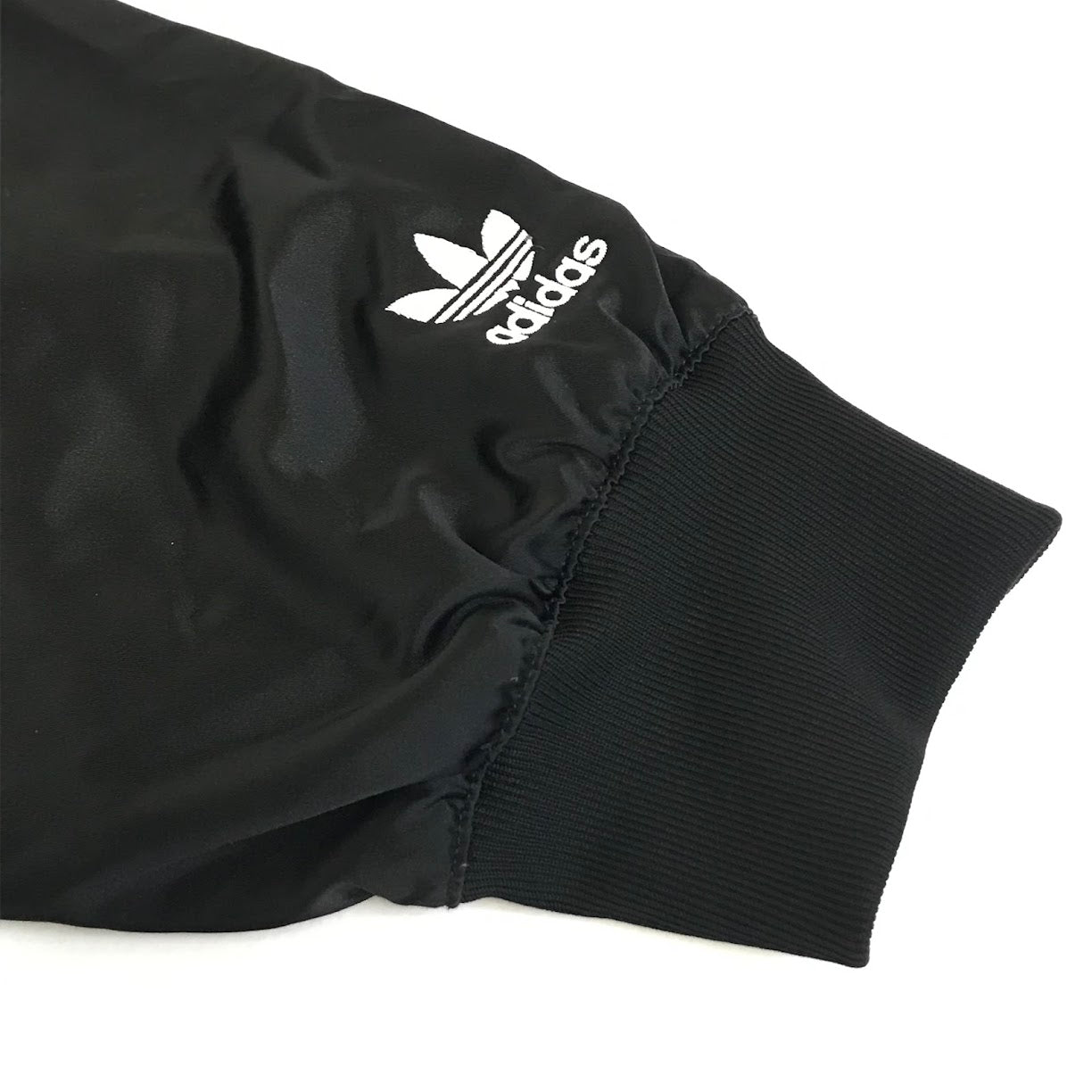 adidas Originals | アディダスオリジナルス ADICOLOR CLASSICS SATIN BOMBER JACKET ボンバージャケット ブルゾン H09165 ブラック【倉吉店】