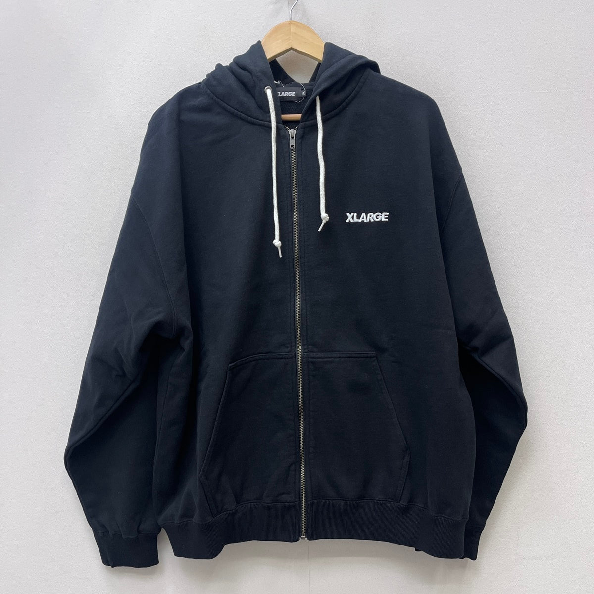 X-LARGE | エクストララージ STANDARD LOGO ZIP HOODED パーカー 101233012009 ブラック サイズ：XL【加古川店】