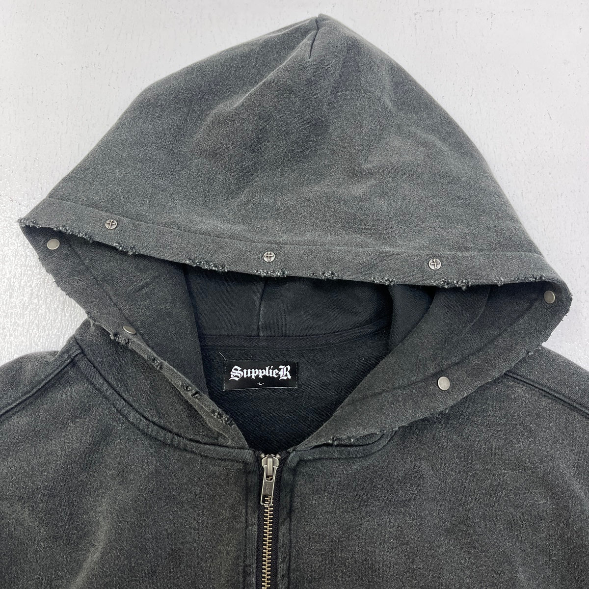 SUPPLIER | サプライヤー studs cross zip hoodie black パーカー ブラック サイズ：L【加古川店】