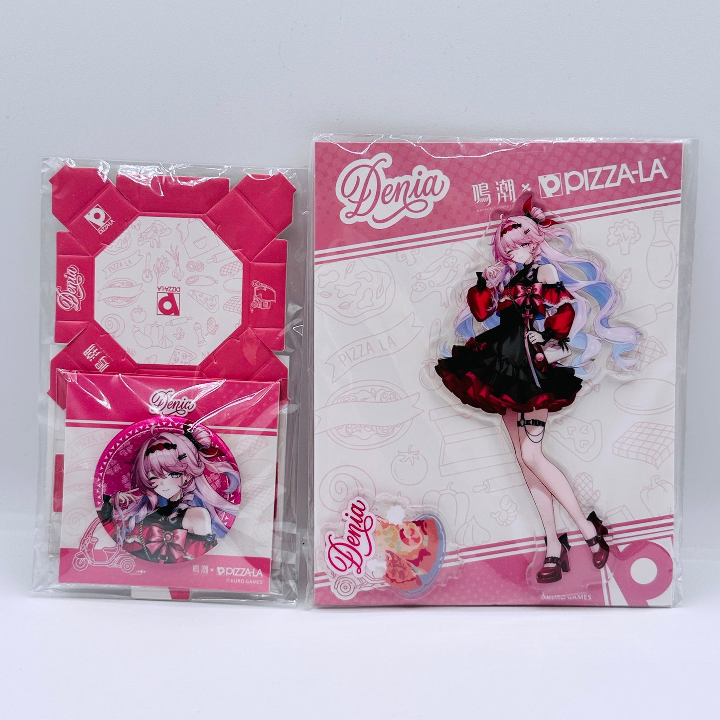 その他ホビー 鳴潮 × PIZZA-LA ダーニャ アクリルスタンド 缶バッジパッケージボックス＋缶バッジ ピザーラ コラボ 限定【倉吉店】【代金引換不可・日時指定不可】【ポスト投函】