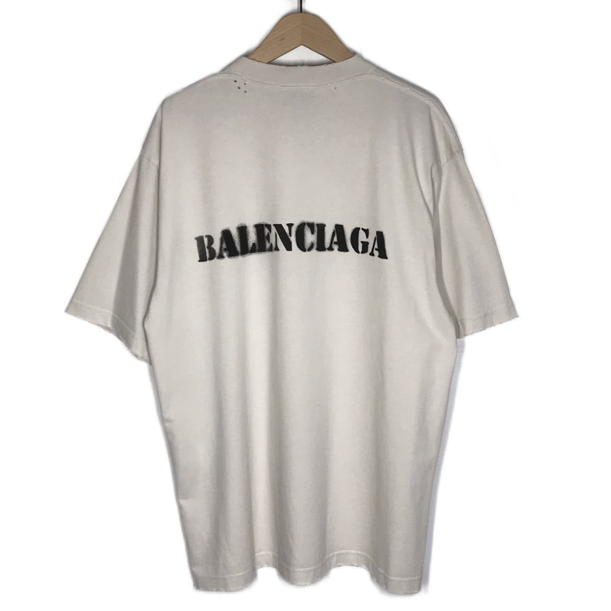BALENCIAGA | バレンシアガ 24SS STENCIL TYPE ダメージ加工ロゴプリントTシャツ 半袖Ｔシャツ 764235 TQVA3 ベージュ サイズ：S【倉吉店】