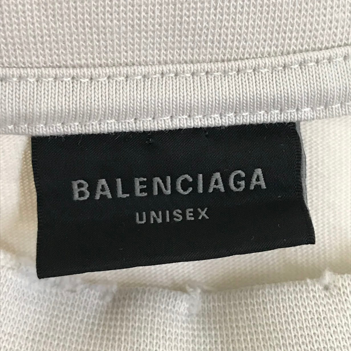 BALENCIAGA | バレンシアガ 24SS STENCIL TYPE ダメージ加工ロゴプリントTシャツ 半袖Ｔシャツ 764235 TQVA3 ベージュ サイズ：S【倉吉店】