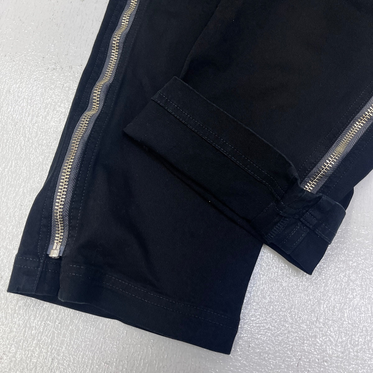 UNDERCOVER ism | アンダーカバーイズム CoツイルストレッチサイドジップボンテッジPt 23SS パンツ UI1C4502-2 ブラック サイズ：4【加古川店】