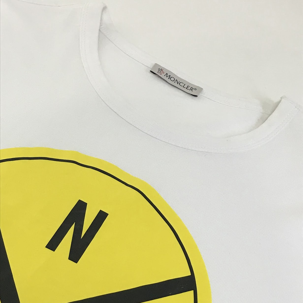 MONCLER | モンクレール MAGLIA T-SHIRT 半袖Ｔシャツ C-SCOM-19-18991 ホワイト サイズ：S【倉吉店】【代金引換不可・日時指定不可】【ポスト投函】