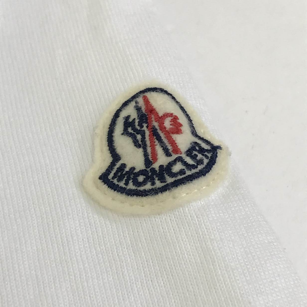 MONCLER | モンクレール MAGLIA T-SHIRT 半袖Ｔシャツ C-SCOM-19-18991 ホワイト サイズ：S【倉吉店】【代金引換不可・日時指定不可】【ポスト投函】