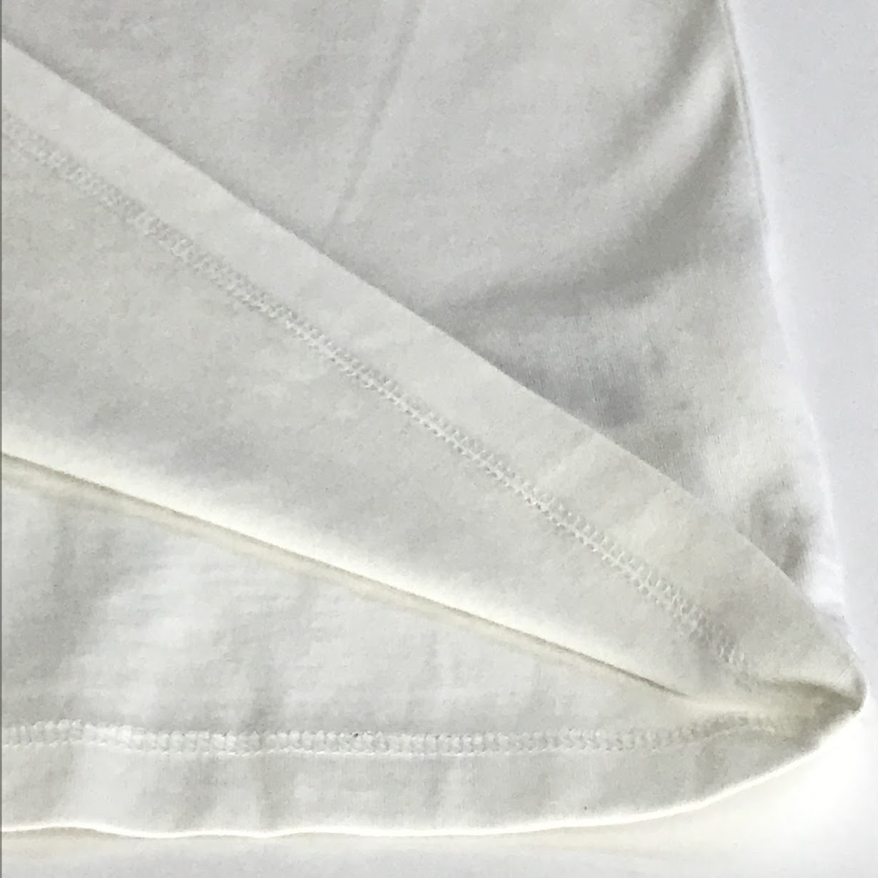 A.P.C | アーペーセー ワンポイントプリント 半袖Ｔシャツ ホワイト サイズ：S【倉吉店】【代金引換不可・日時指定不可】【ポスト投函】