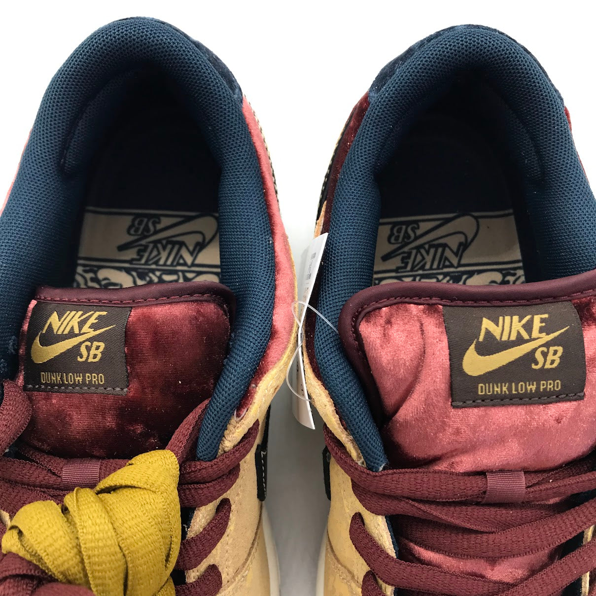 NIKE | ナイキ SB DUNK LOW ’CITY OF CINEMA’ スニーカー FZ1278-200 ゴールド 27cm【倉吉店】