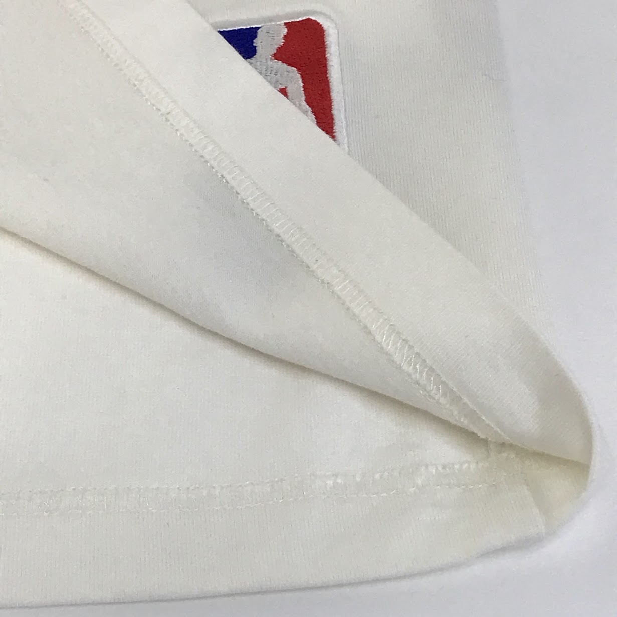 LOUIS VUITTON | ルイ・ヴィトン NBA Back Letter LV T-Shirt 半袖Ｔシャツ RM212M DT3 HLY20W アイボリー サイズ：M【倉吉店】