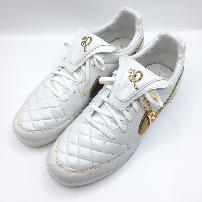 NIKE | ナイキ RONALDINHO TIEMPO LEGEND ’TOUCH OF GOLD’ スニーカー IF4389-100 ホワイト×ゴールド 27.5cm【倉吉店】