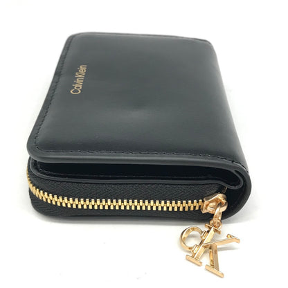 Calvin Klein | カルバンクライン CK MEDIUM FLAP ZIP AROUND 二つ折り財布 LV04F1075G ブラック【倉吉店】