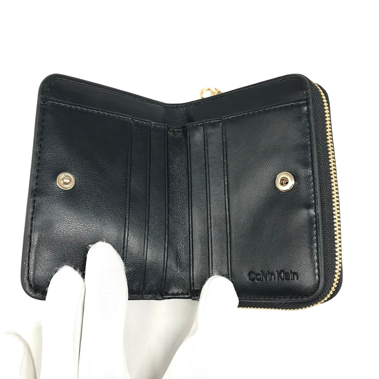 Calvin Klein | カルバンクライン CK MEDIUM FLAP ZIP AROUND 二つ折り財布 LV04F1075G ブラック【倉吉店】