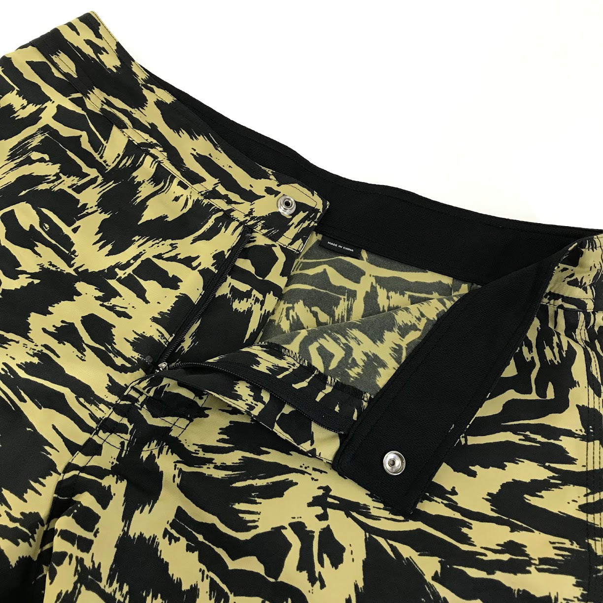 STUSSY | ステューシー ボードショーツ ショートパンツ カモ柄 サイズ：33【倉吉店】【代金引換不可・日時指定不可】【ポスト投函】