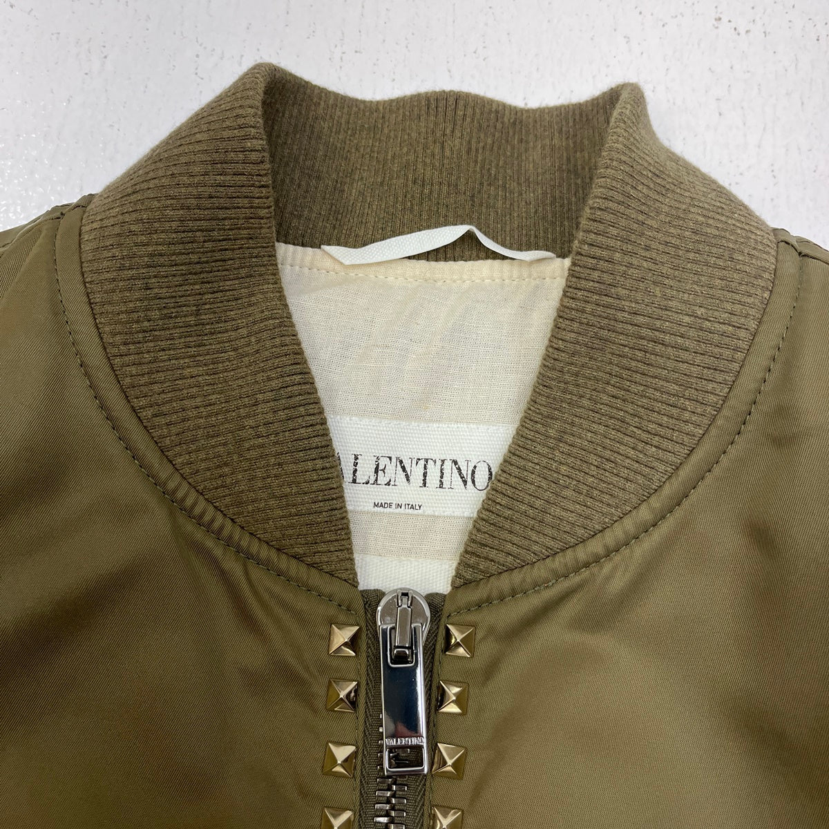Valentino Garavani | ヴァレンティノ・ガラヴァーニ STUDS BOMBER JACKET ミリタリージャケット PV3C11602KP カーキ【加古川店】
