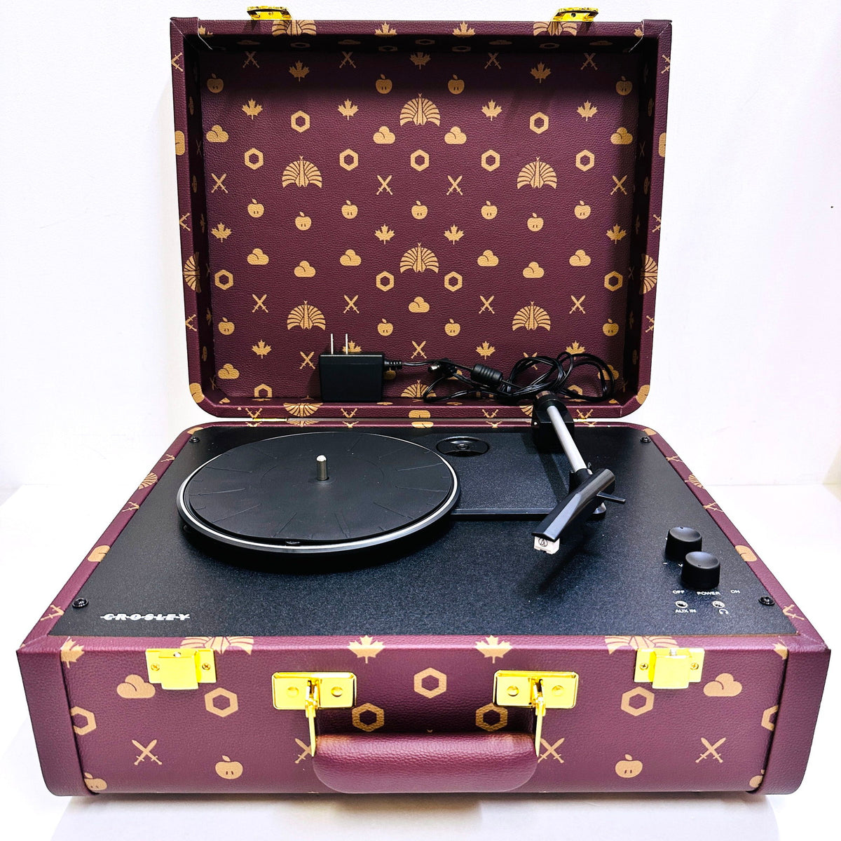 東京事変 再生装置(CROSLEY社トランク型ポータブル・アナログプレイヤー) ボルドーブラウン UNIVERSAL MUSIC STORE受注生産限定【倉吉店】