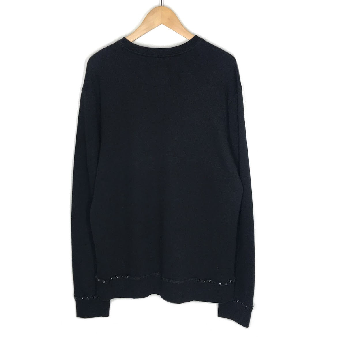 Valentino Garavani | ヴァレンティノ・ガラヴァーニ ロックスタッズ スウェット スウェット QV3MF03U3TGV ブラック サイズ：L【倉吉店】