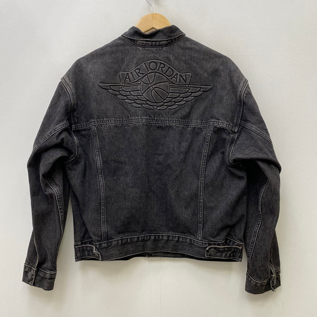 Levi's | リーバイス × JORDAN BRAND Type III Trucker Jacket デニム PC9-005FC-0000 ブラック サイズ：XS【加古川店】