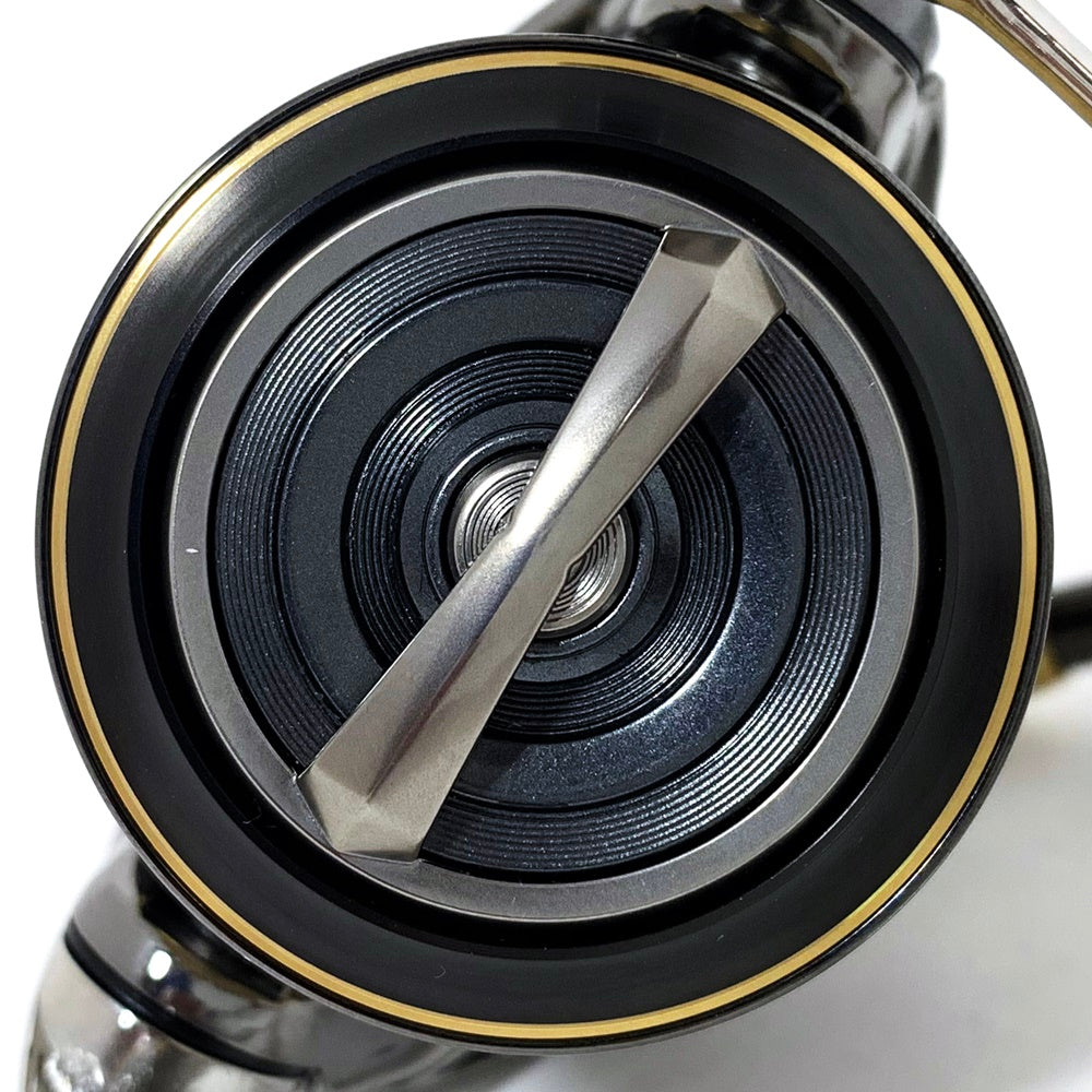 【中古】【フィッシング/釣り/釣具/リール】 【スピニングリール】Daiwa | ダイワ 22イグジストセミオーダー 2000-H【加古川店】