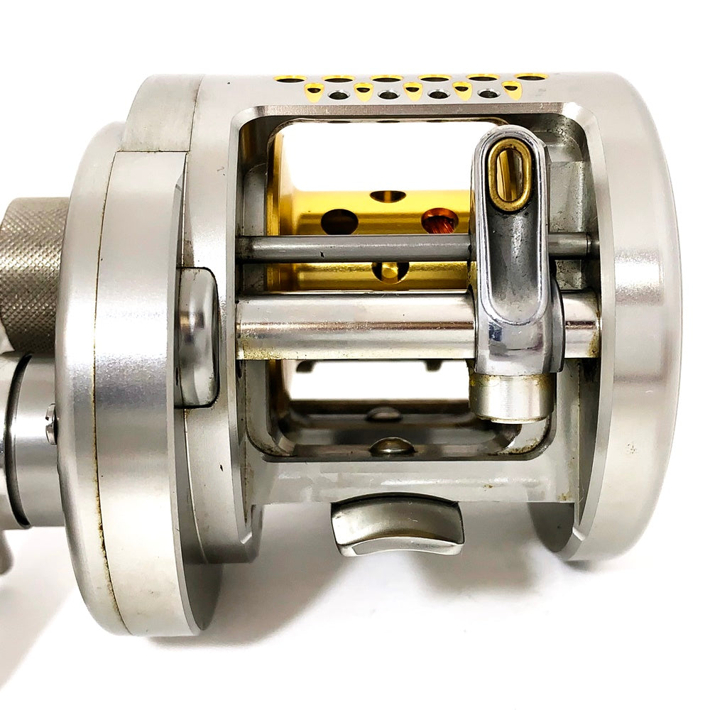 【フィッシング/釣り/釣具/リール】 【ベイトリール/右ハンドル】SHIMANO | シマノ 04カルカッタコンクエストDC 250DC【加古川店】