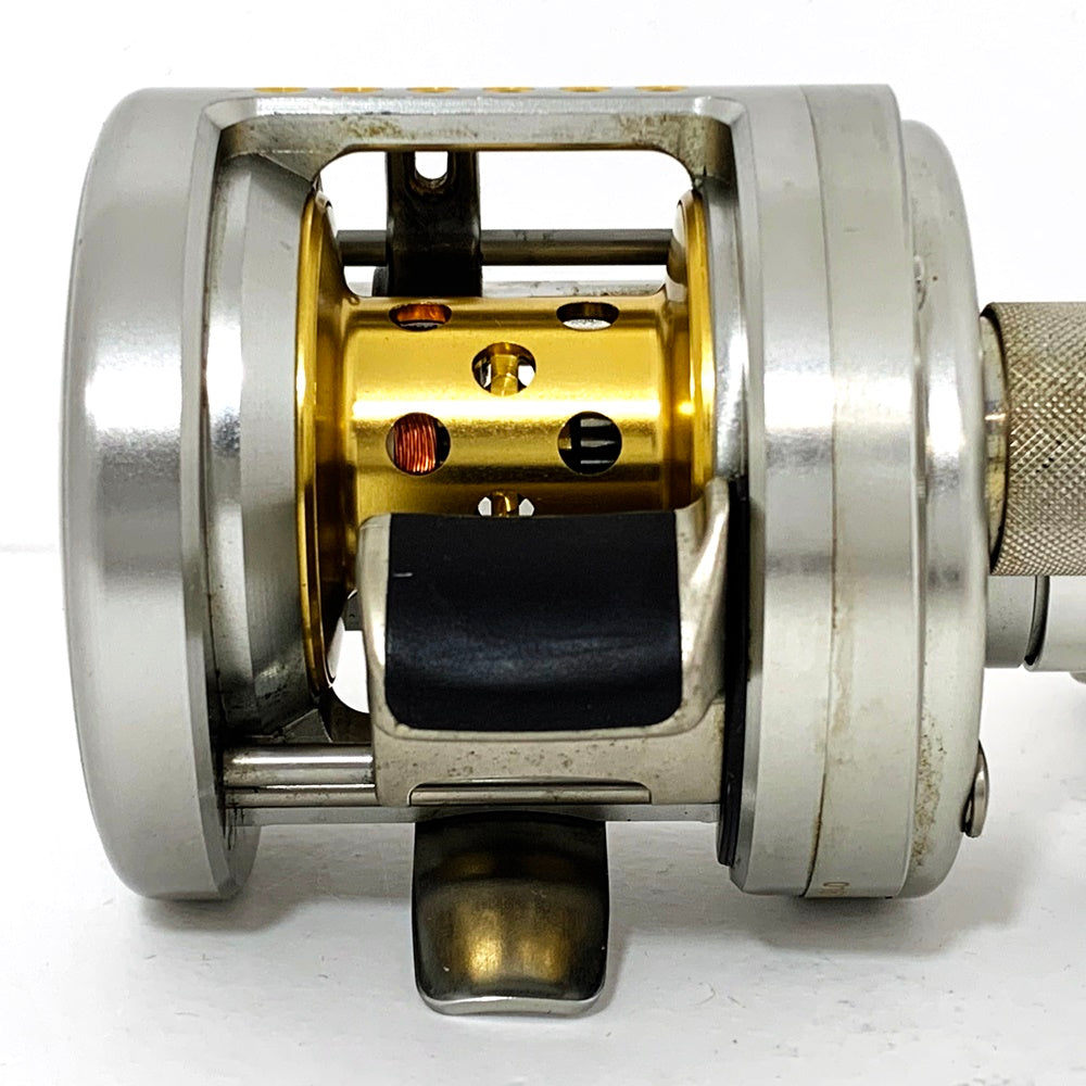 【フィッシング/釣り/釣具/リール】 【ベイトリール/右ハンドル】SHIMANO | シマノ 04カルカッタコンクエストDC 250DC【加古川店】