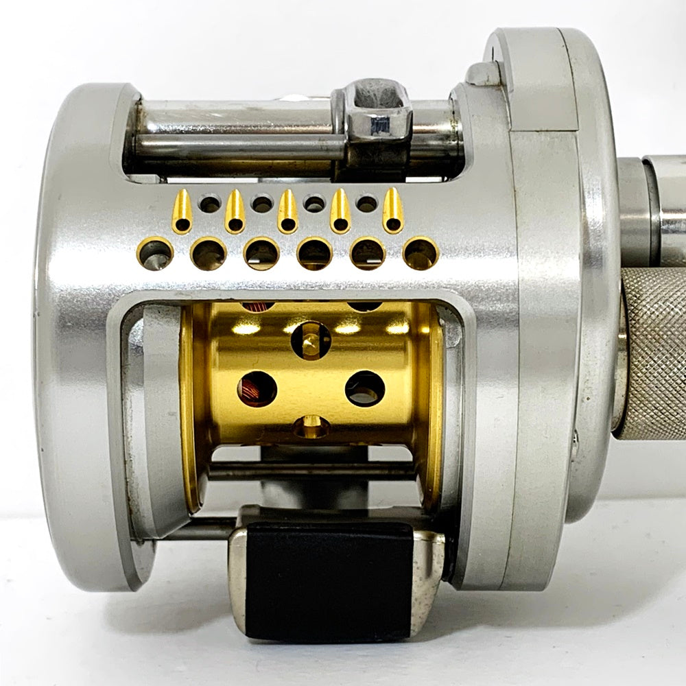 【フィッシング/釣り/釣具/リール】 【ベイトリール/右ハンドル】SHIMANO | シマノ 04カルカッタコンクエストDC 250DC【加古川店】