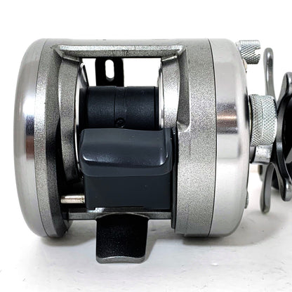 【フィッシング/釣り/釣具/リール】 【ベイトリール/右ハンドル】SHIMANO | シマノ 00アクシス 100【加古川店】