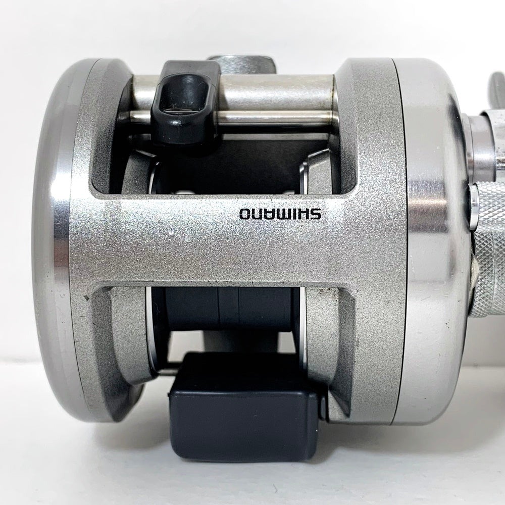 【フィッシング/釣り/釣具/リール】 【ベイトリール/右ハンドル】SHIMANO | シマノ 00アクシス 100【加古川店】