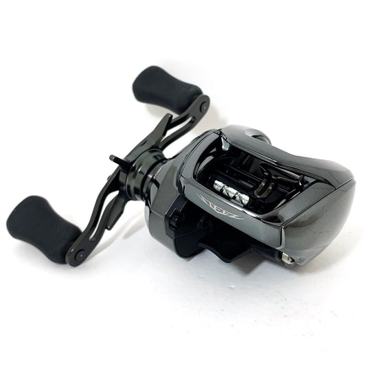 【フィッシング/釣り/釣具/リール】 【ベイトリール/右ハンドル】Daiwa | ダイワ 24スティーズSVTW 100XH【加古川店】