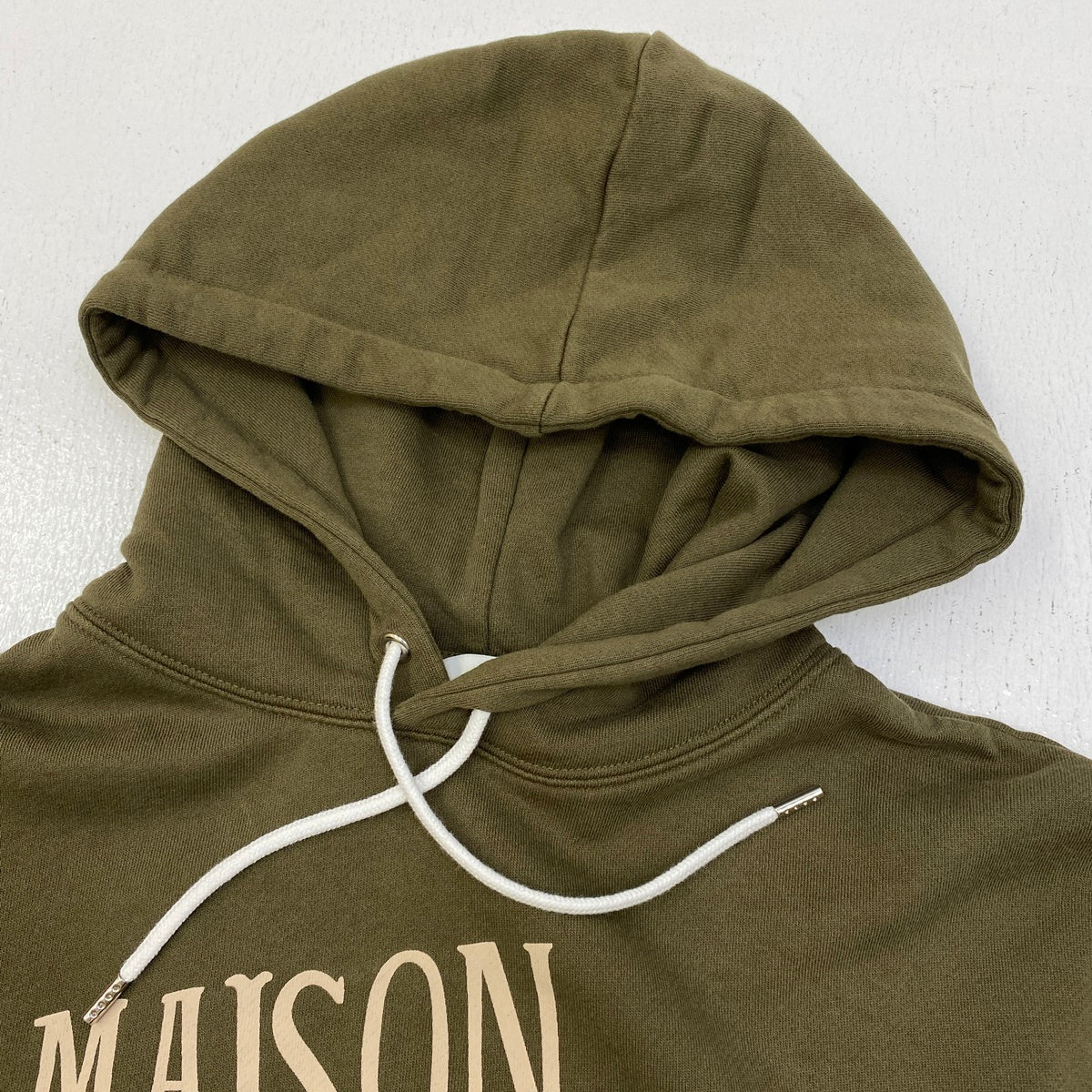MAISON KITSUNE | メゾンキツネ PALAIS ROYAL CLASSIC HOODIE 並行品 パーカー LM00707KM0001 カーキ サイズ：S【加古川店】