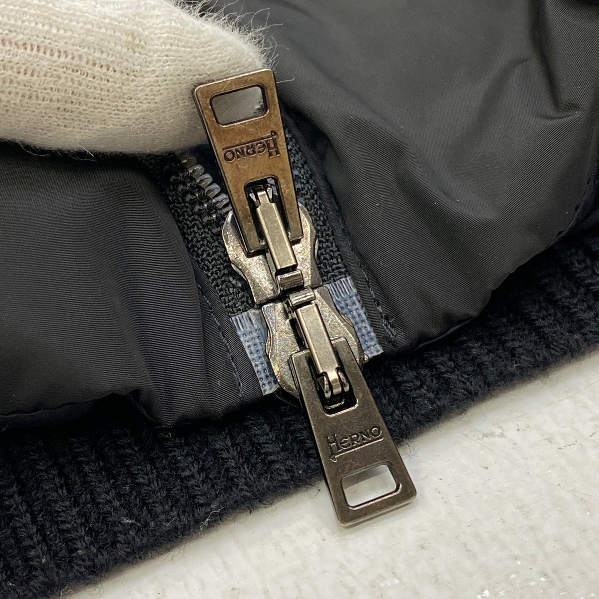Herno | ヘルノ ハイブリッドダウン ニット ダウンジャケット MP000126U-70061-9300 ブラック サイズ：48【加古川店】