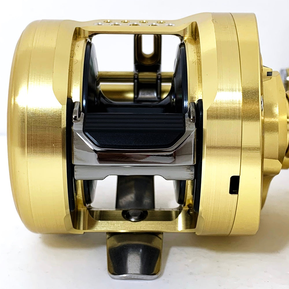 【フィッシング/釣り/釣具/リール】 【ベイトリール/右ハンドル】SHIMANO | シマノ 23カルカッタコンクエストMD 300XGLH【加古川店】