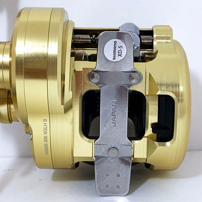 【フィッシング/釣り/釣具/リール】 【ベイトリール/右ハンドル】SHIMANO | シマノ 23カルカッタコンクエストMD 300XGLH【加古川店】