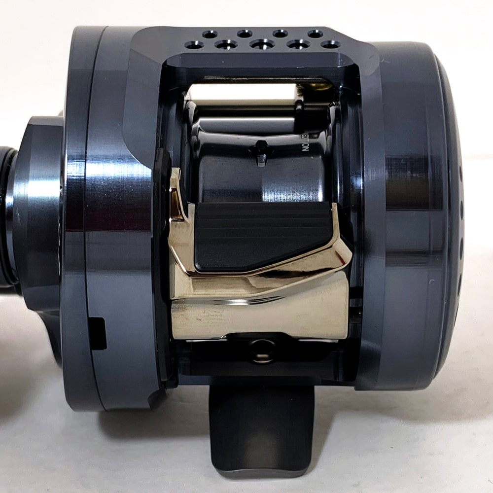 【フィッシング/釣り/釣具/リール】 【ベイトリール/左ハンドル】SHIMANO | シマノ 24カルカッタコンクエストSE 31HG【加古川店】