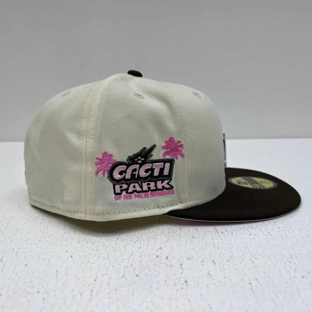 NEW ERA | ニューエラ 7 5/8 (60.6cm) cacti park xCACTI (ﾄﾗｳﾞｨｽｽｺｯﾄ) ﾋｭｰｽﾄﾝｱｽﾄﾛｽﾞ キャップ 59FIFTY ホワイト【加古川店】