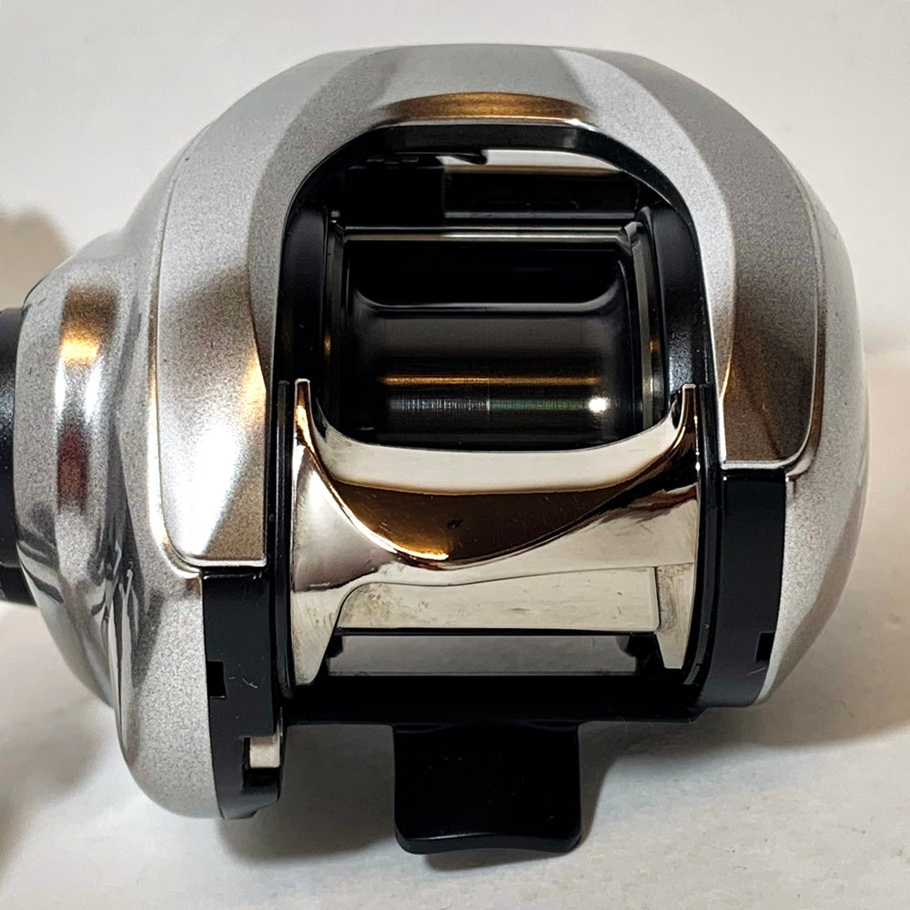 【フィッシング/釣り/釣具/リール】 【ベイトリール/左ハンドル】Daiwa | ダイワ 21ジリオンSVTW 1000HL【加古川店】