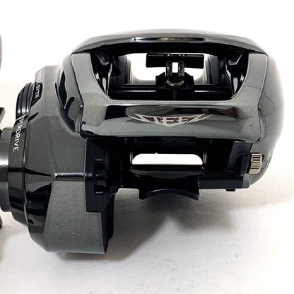 【フィッシング/釣り/釣具/リール】 【ベイトリール/右ハンドル】Daiwa | ダイワ 24スティーズSVTW 100XH【加古川店】