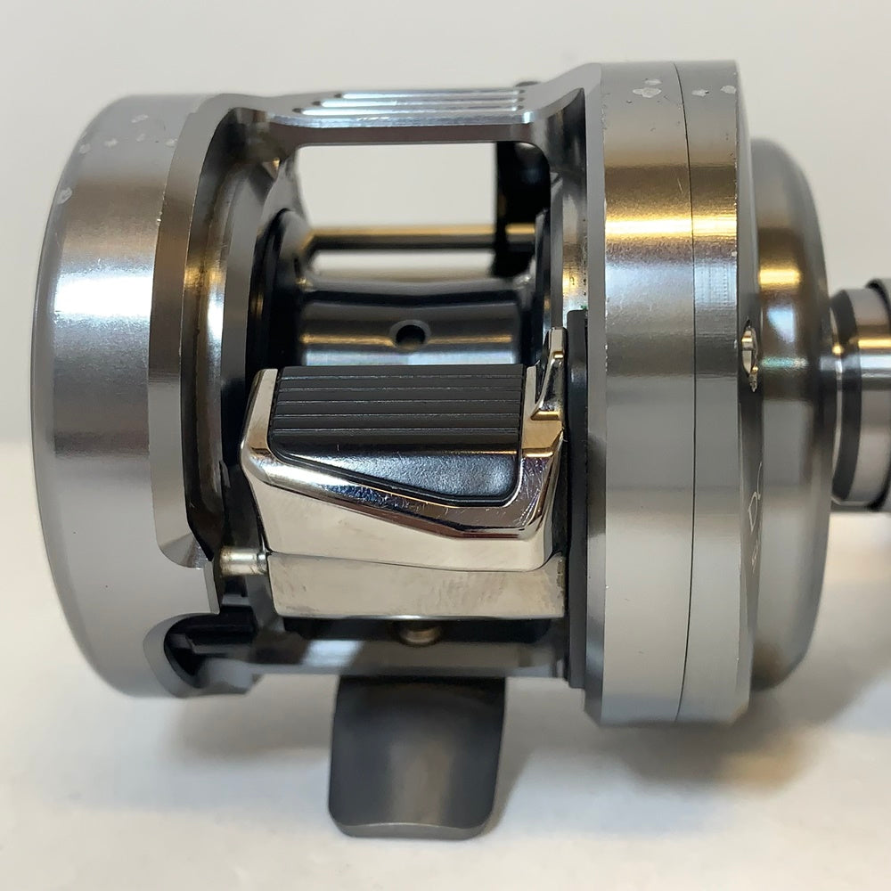 【中古】【フィッシング/釣り/釣具/リール】 【ベイトリール/右ハンドル】SHIMANO | シマノ 20カルカッタコンクエストDC 100【加古川店】