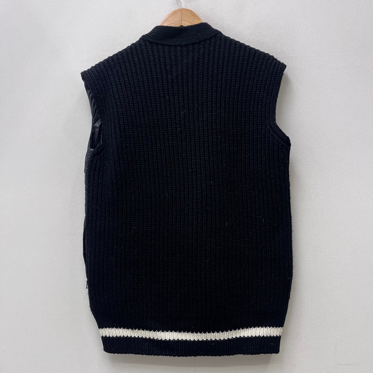 MONCLER | モンクレール GILET 23aw ダウンベスト I20939I00001 ブラック サイズ：XS【加古川店】