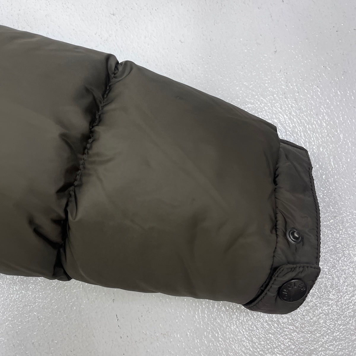 MONCLER | モンクレール SENEGA サイズ：0 12aw ダウンジャケット 220914232825 カーキ【加古川店】