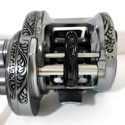 【中古】【フィッシング/釣り/釣具/リール】 【ベイトリール/右ハンドル】SHIMANO | シマノ 19カルカッタコンクエストDC 200 ※ボディシールカスタム品【加古川店】