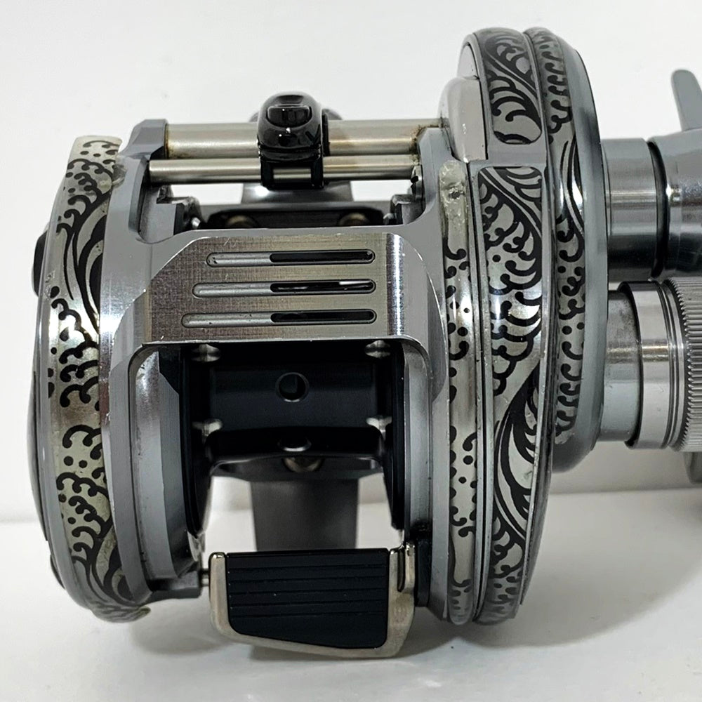 【中古】【フィッシング/釣り/釣具/リール】 【ベイトリール/右ハンドル】SHIMANO | シマノ 19カルカッタコンクエストDC 200 ※ボディシールカスタム品【加古川店】